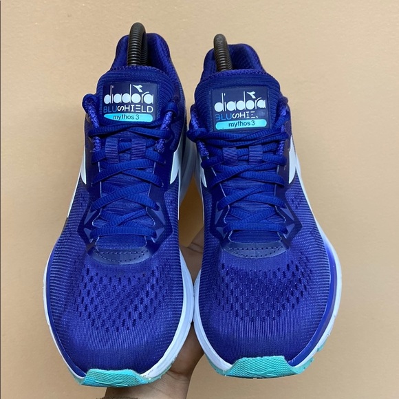 Diadora Mythos 3 BluShield Running Sneakers Bundle - Picture 5 of 17